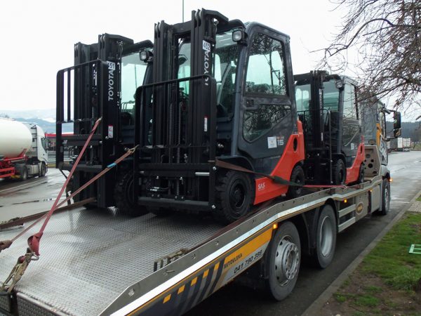 Bader prevozi viličarjev